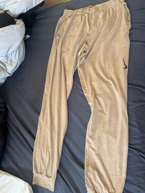 Nike Men’s Tan Athletic Jogger Sweatpants